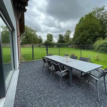 Charming Chalet In Roisin, 400 M² With Terrace *