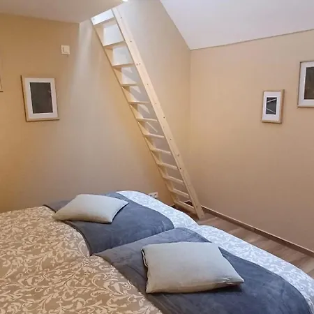 Domek alpejski Charming In Roisin, 400 M² With Terrace Meaurain