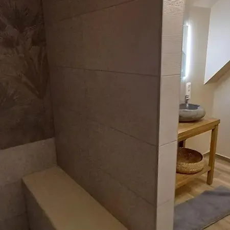Charming In Roisin, 400 M² With Terrace Domek alpejski Meaurain