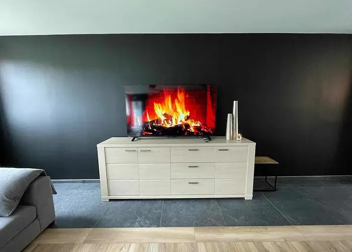 Charming In Roisin, 400 M² With Terrace * Meaurain