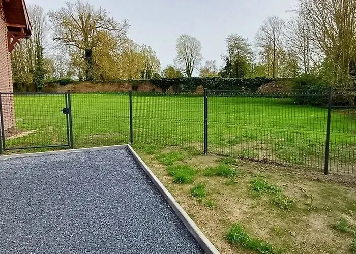 Charming In Roisin, 400 M² With Terrace * Meaurain