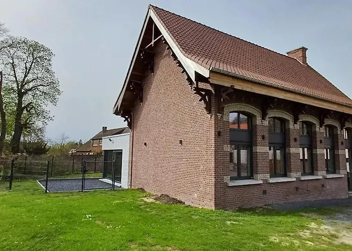 Charming In Roisin, 400 M² With Terrace